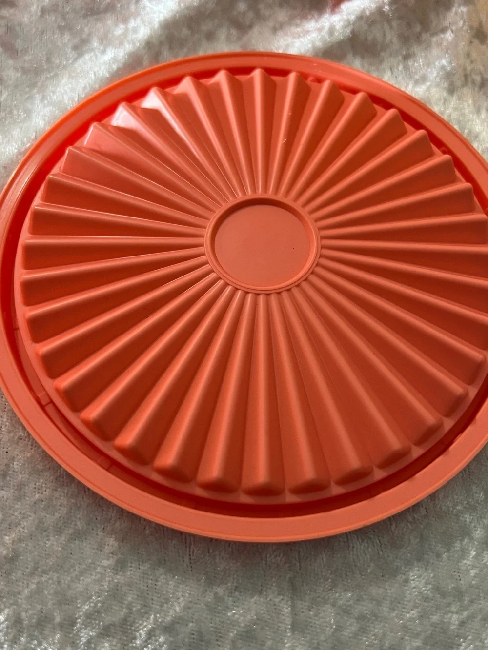 Tupperware durable orange